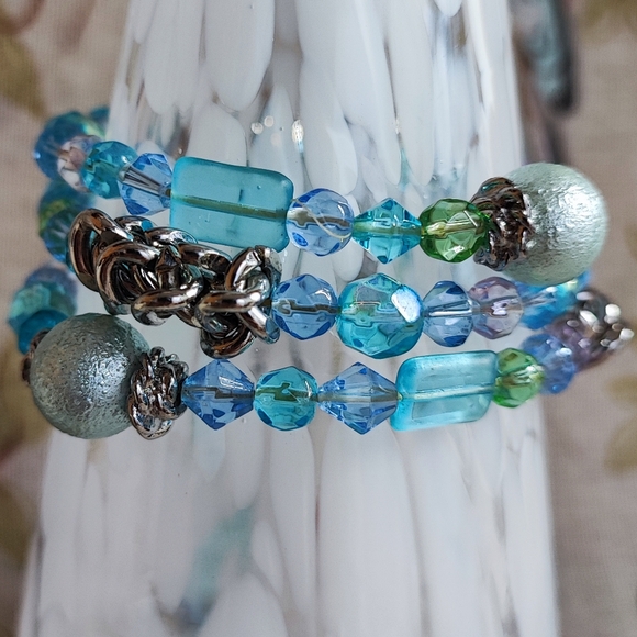3 Strand Vintage Blue Pastel Faceted Glass Beads Beaded Stretch Bracelet - Picture 5 of 11